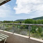 Luxury With Sea View,free Parking! Apartment