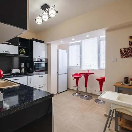 Apartment Luxury With Sea View,free Parking!