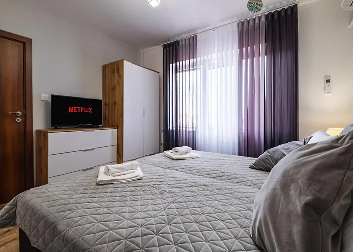 Luxury With Sea View,free Parking! Appartamento
